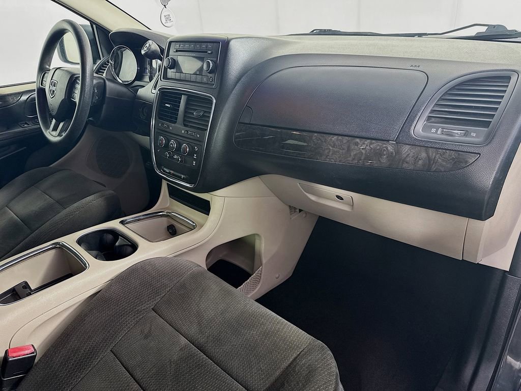 Used 2012 Dodge Grand Caravan SXT image 32