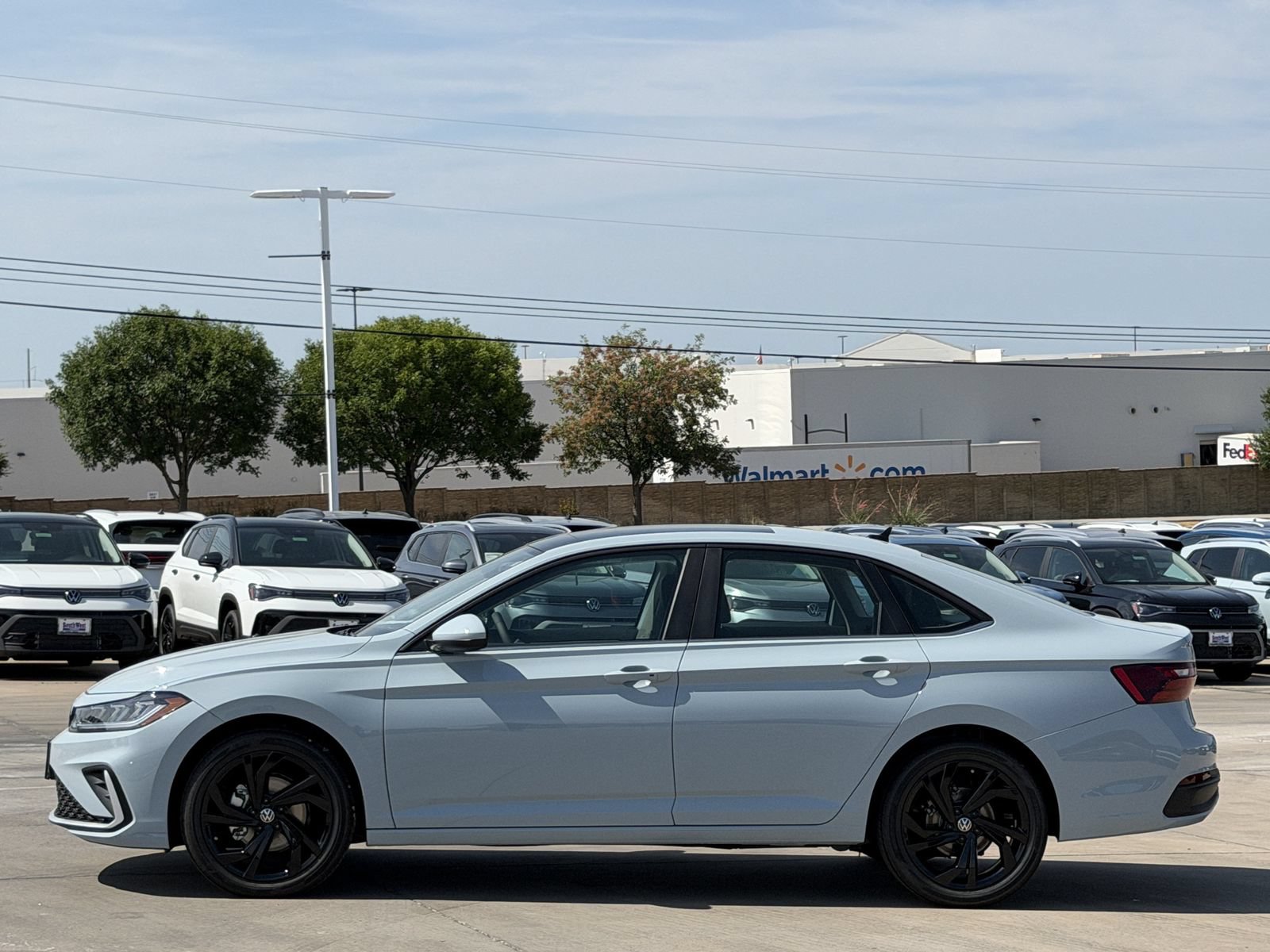 New 2026 Volkswagen Jetta SE FWD image 7