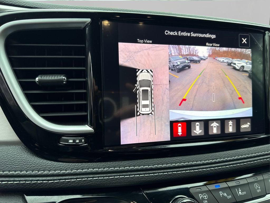 Used 2024 Chrysler Pacifica Limited w/ S Appearance Package image 31