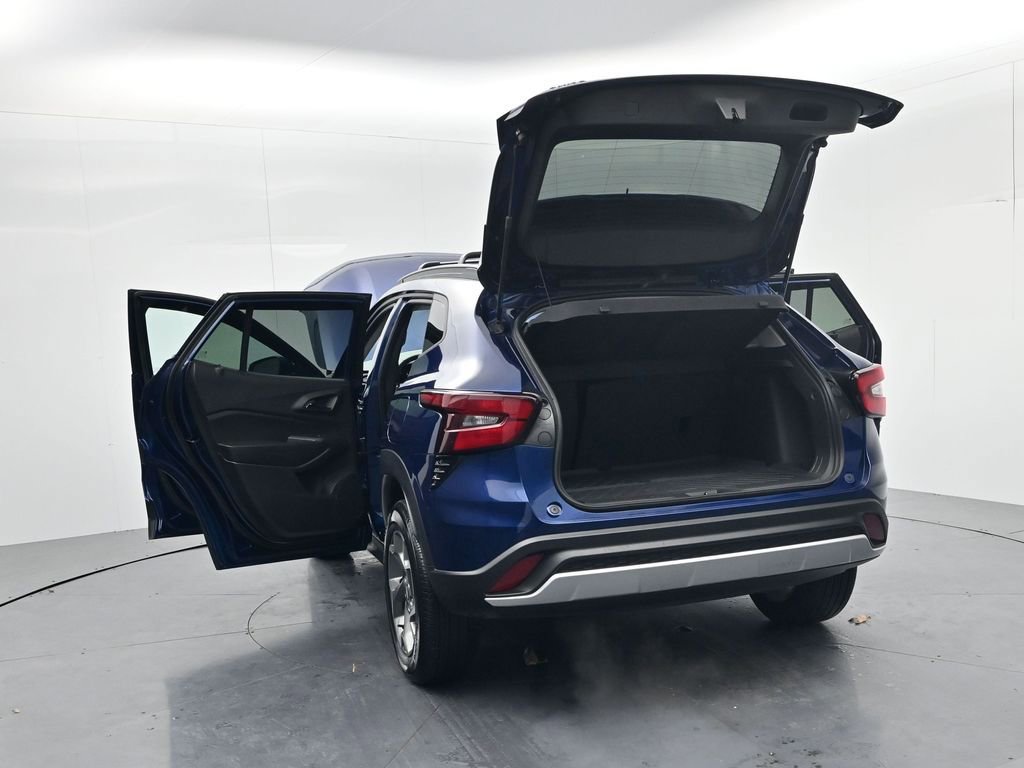 Used 2024 Chevrolet Trax LT w/ LT Convenience Package image 56