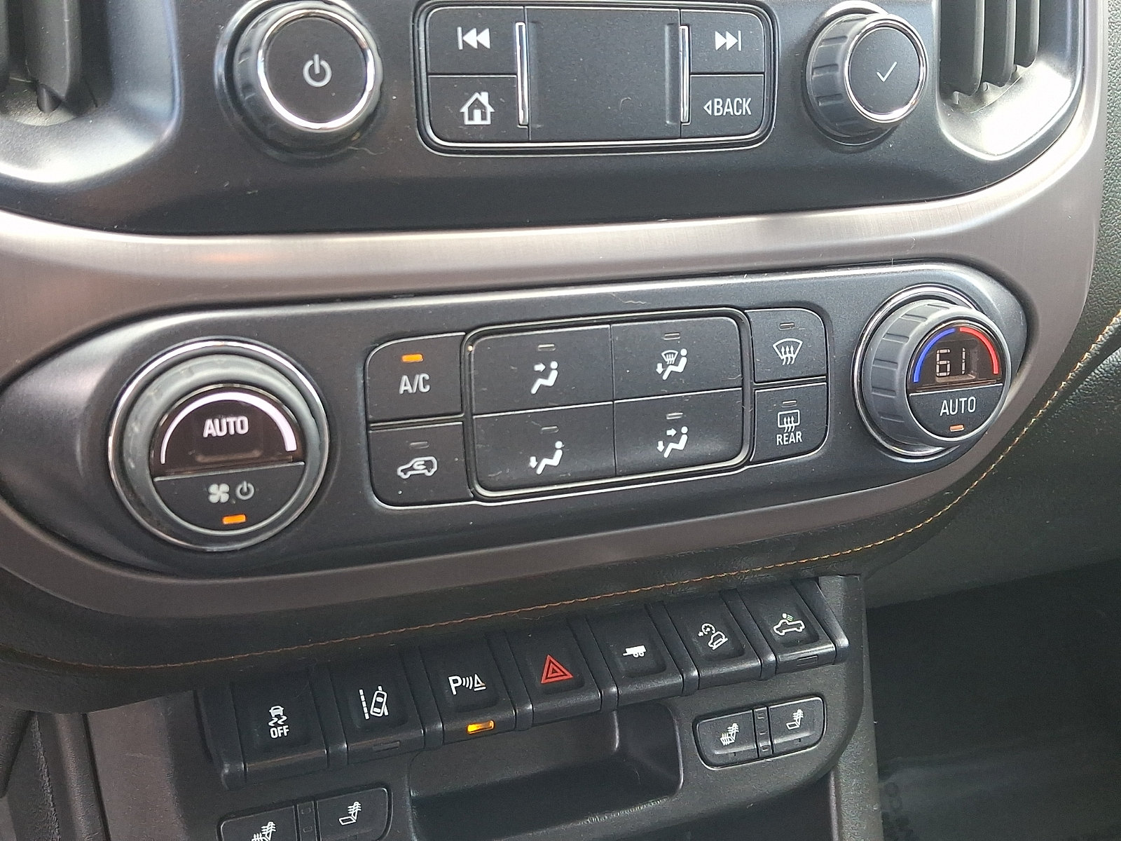 Used 2022 GMC Canyon AT4 w/ Driver Alert Package AWD/4WD image 15