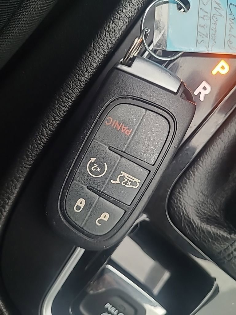 Used 2021 Jeep Cherokee Limited w/ Trailer Tow Group AWD/4WD image 28