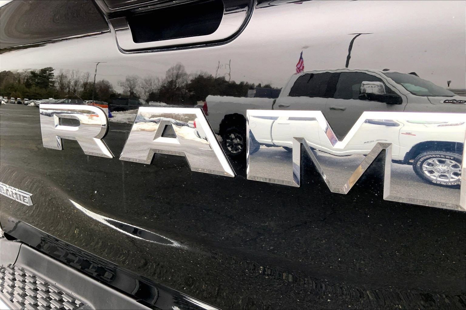 Used 2025 RAM 1500 Laramie AWD/4WD image 29