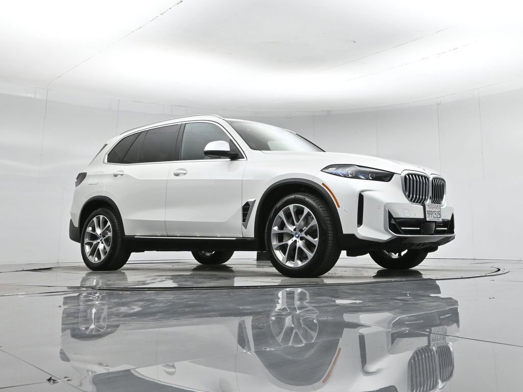 Used 2025 BMW X5 xDrive50e AWD/4WD image 4