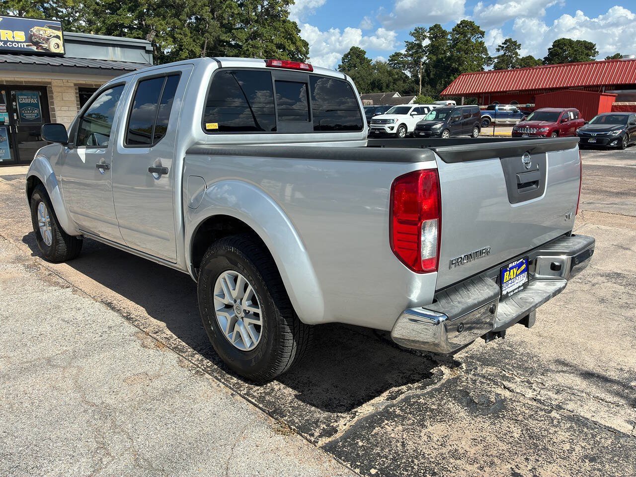 Used 2015 Nissan Frontier SV w/ SV Value Truck Package RWD image 4