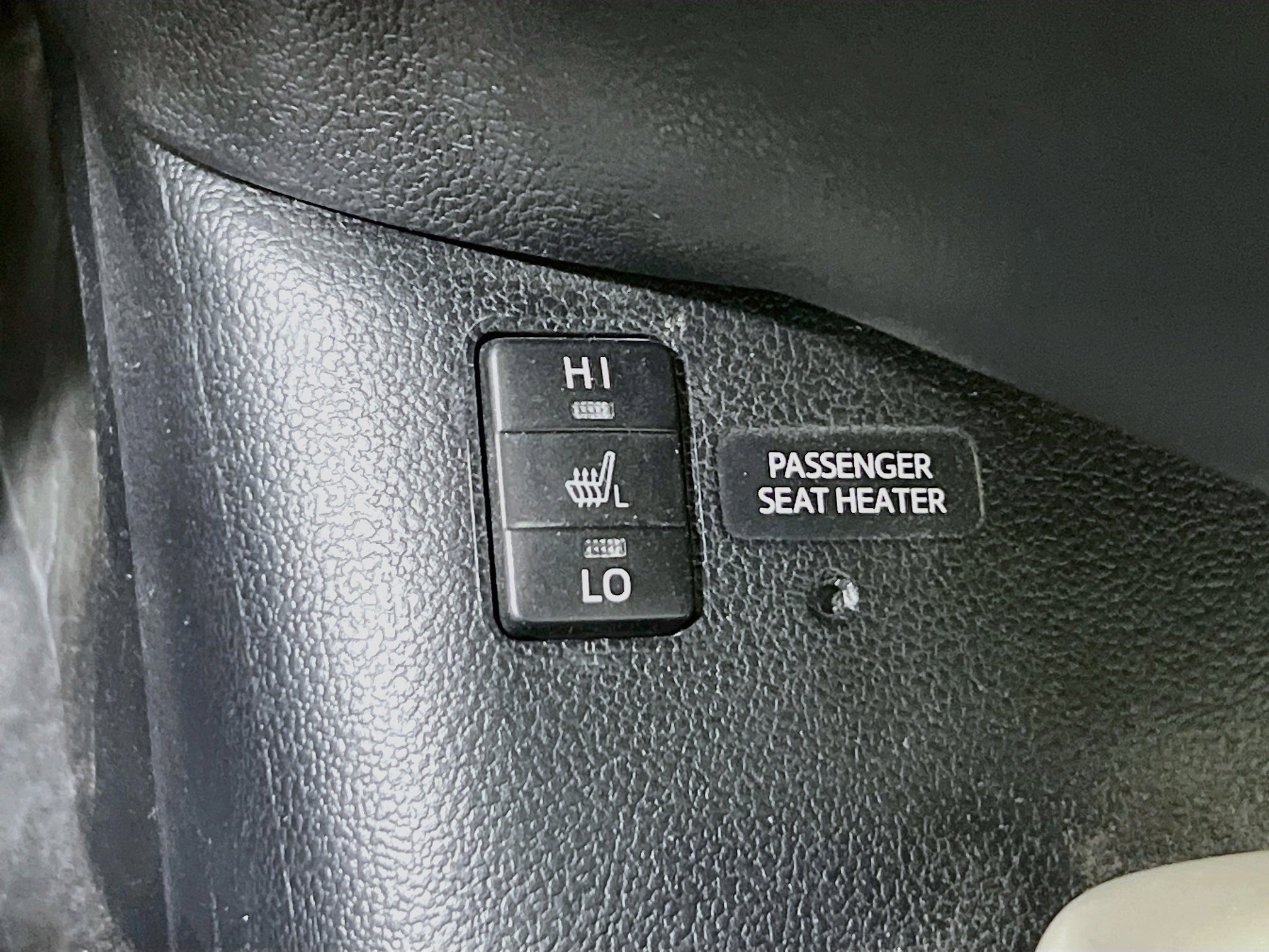 Used 2018 Toyota Prius Prime Premium FWD image 20