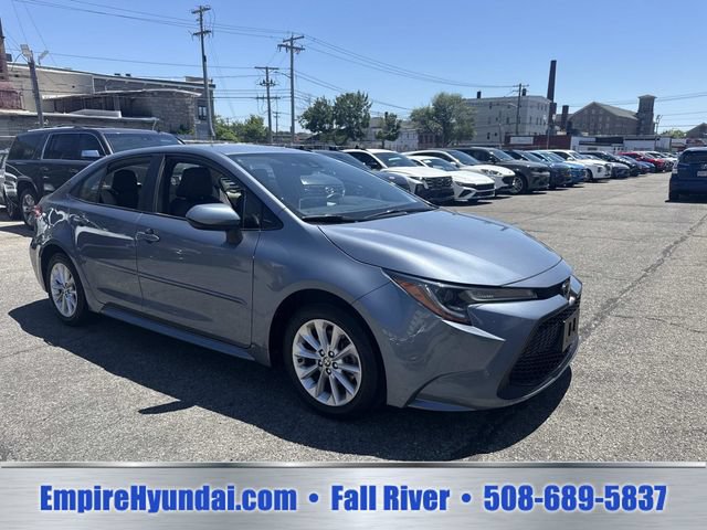 Used 2021 Toyota Corolla LE w/ LE Convenience Package FWD image 2