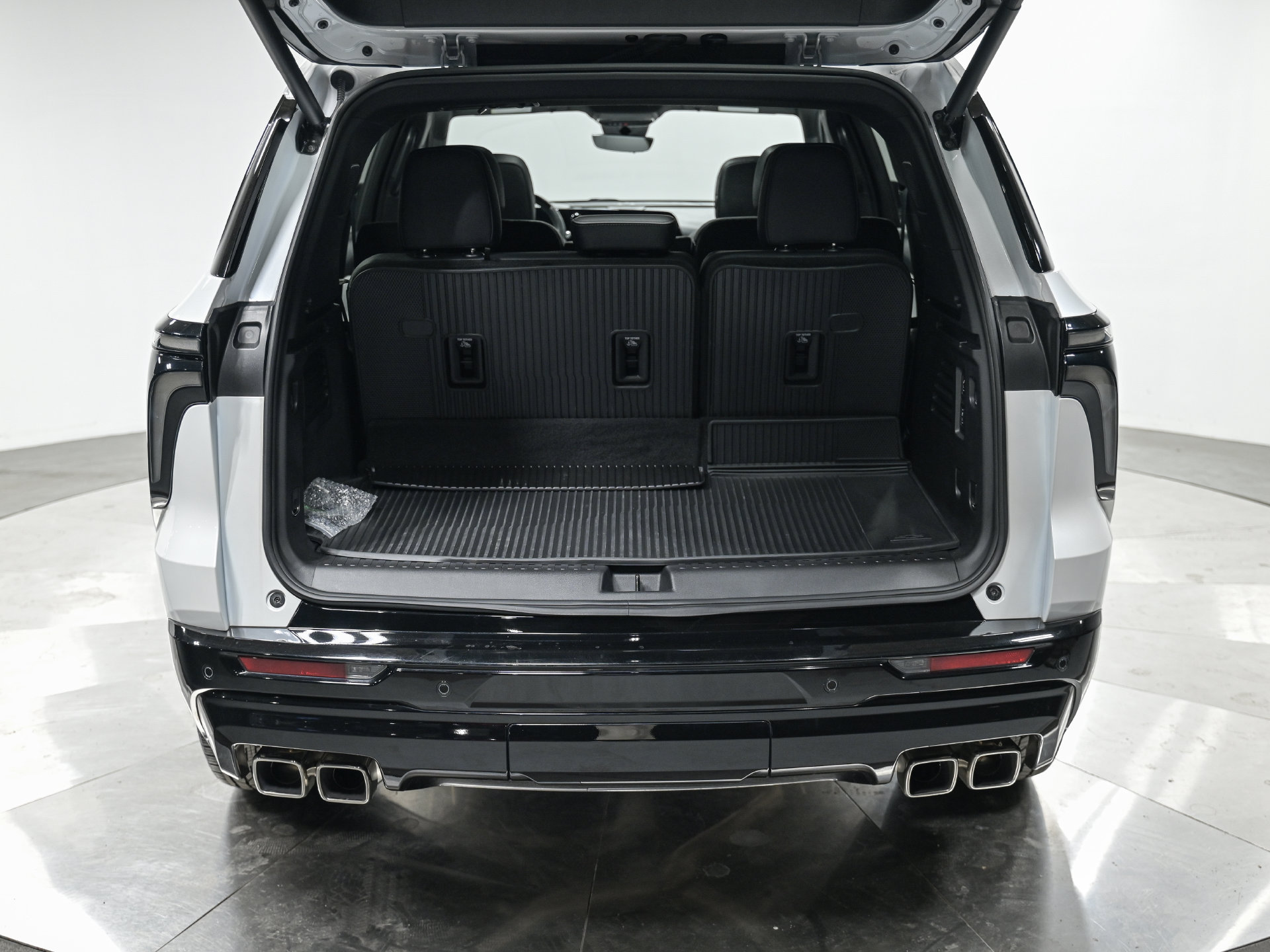 Used 2025 Chevrolet Traverse High Country AWD/4WD image 6