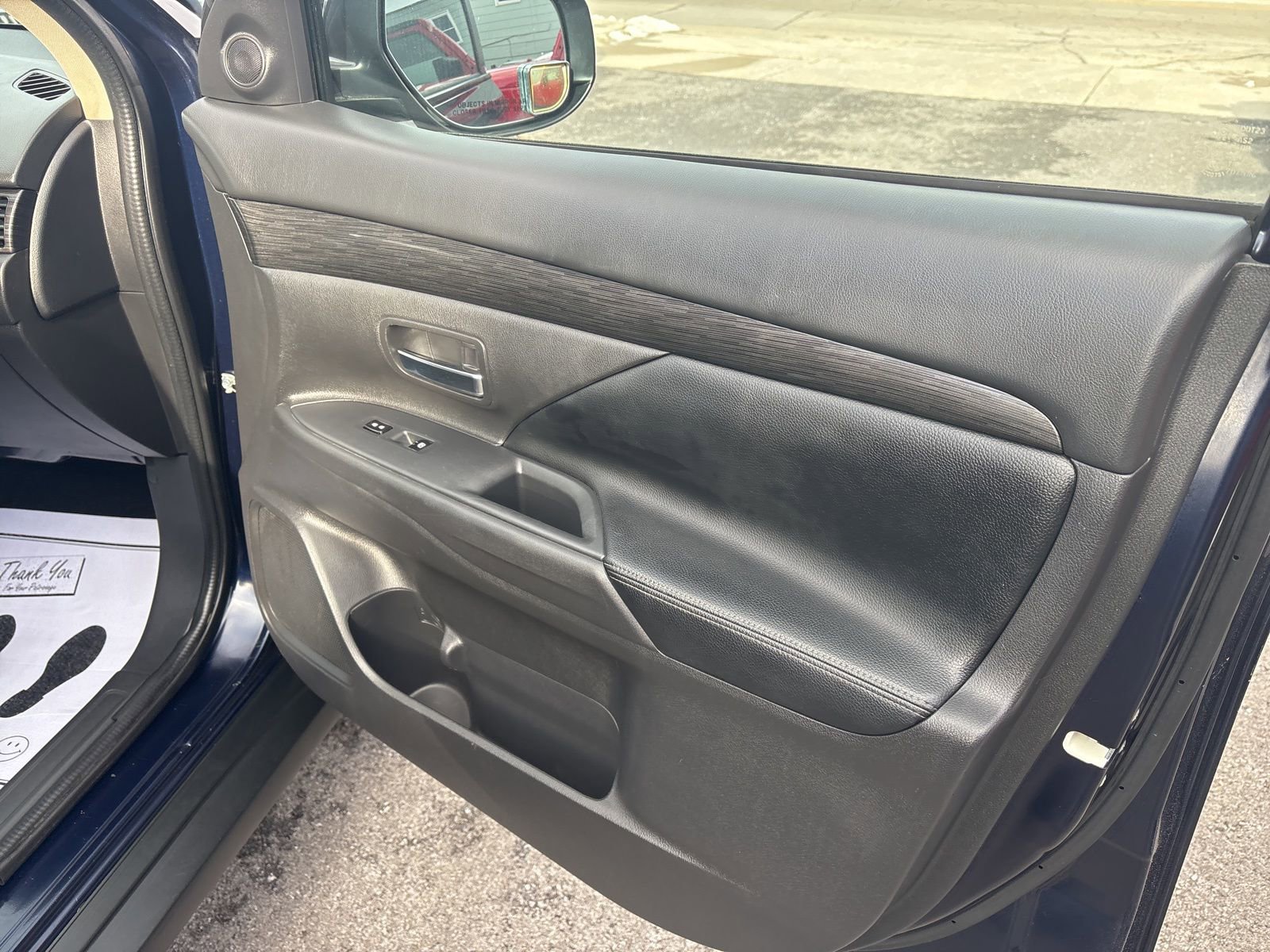 Used 2016 Mitsubishi Outlander SE image 19