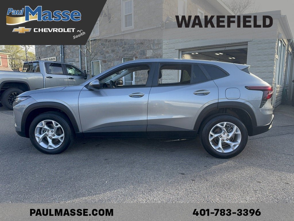 Used 2024 Chevrolet Trax LS w/ LS Convenience Package FWD image 8