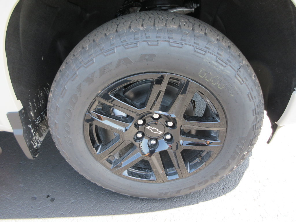 New 2026 Chevrolet Silverado 1500 Custom w/ Turbomax Blackout Package AWD/4WD image 11