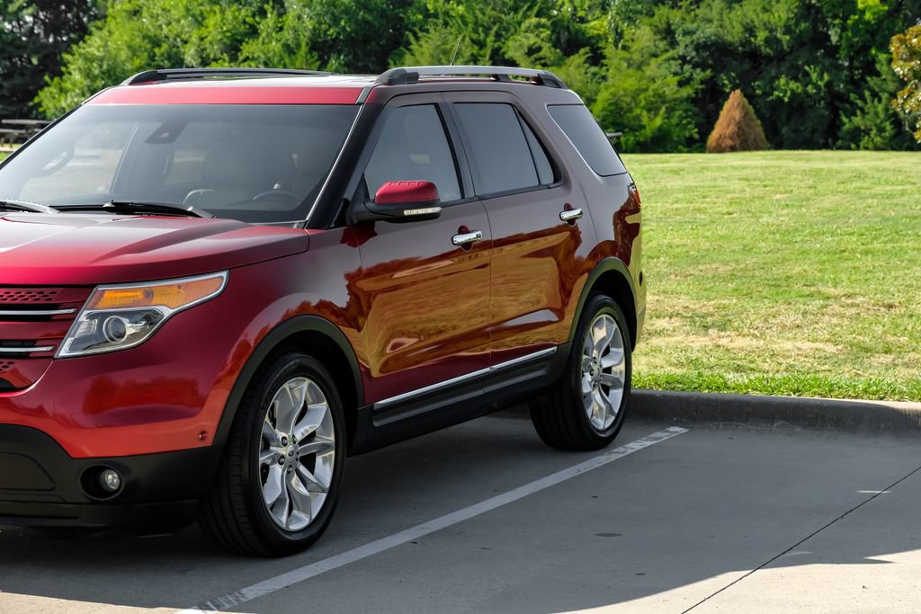 Used 2014 Ford Explorer Limited w/ Equipment Group 302A FWD image 9