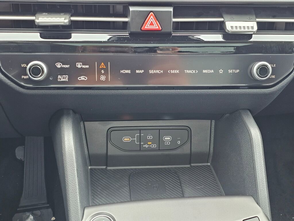 New 2026 Kia Sportage EX w/ EX Panorama Roof Package image 16