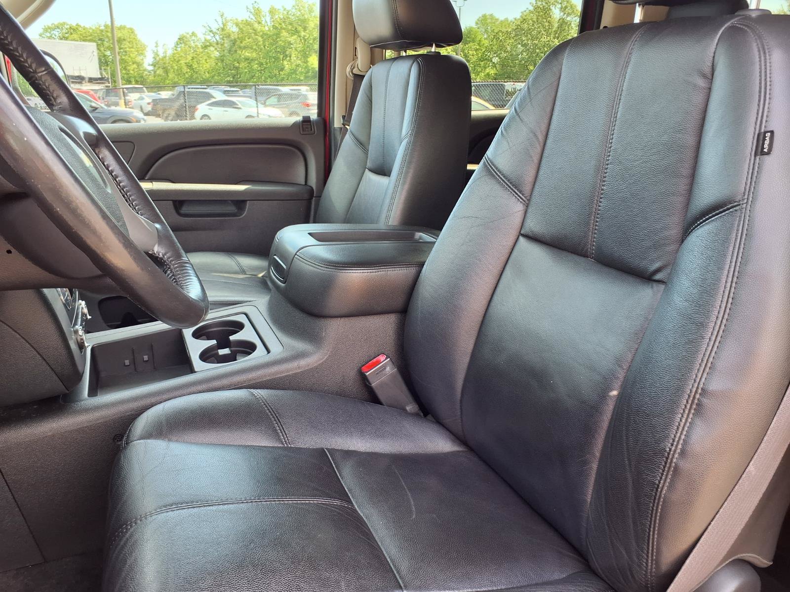 Used 2012 Chevrolet Suburban LT w/ Suspension Package, Off-Road AWD/4WD image 3