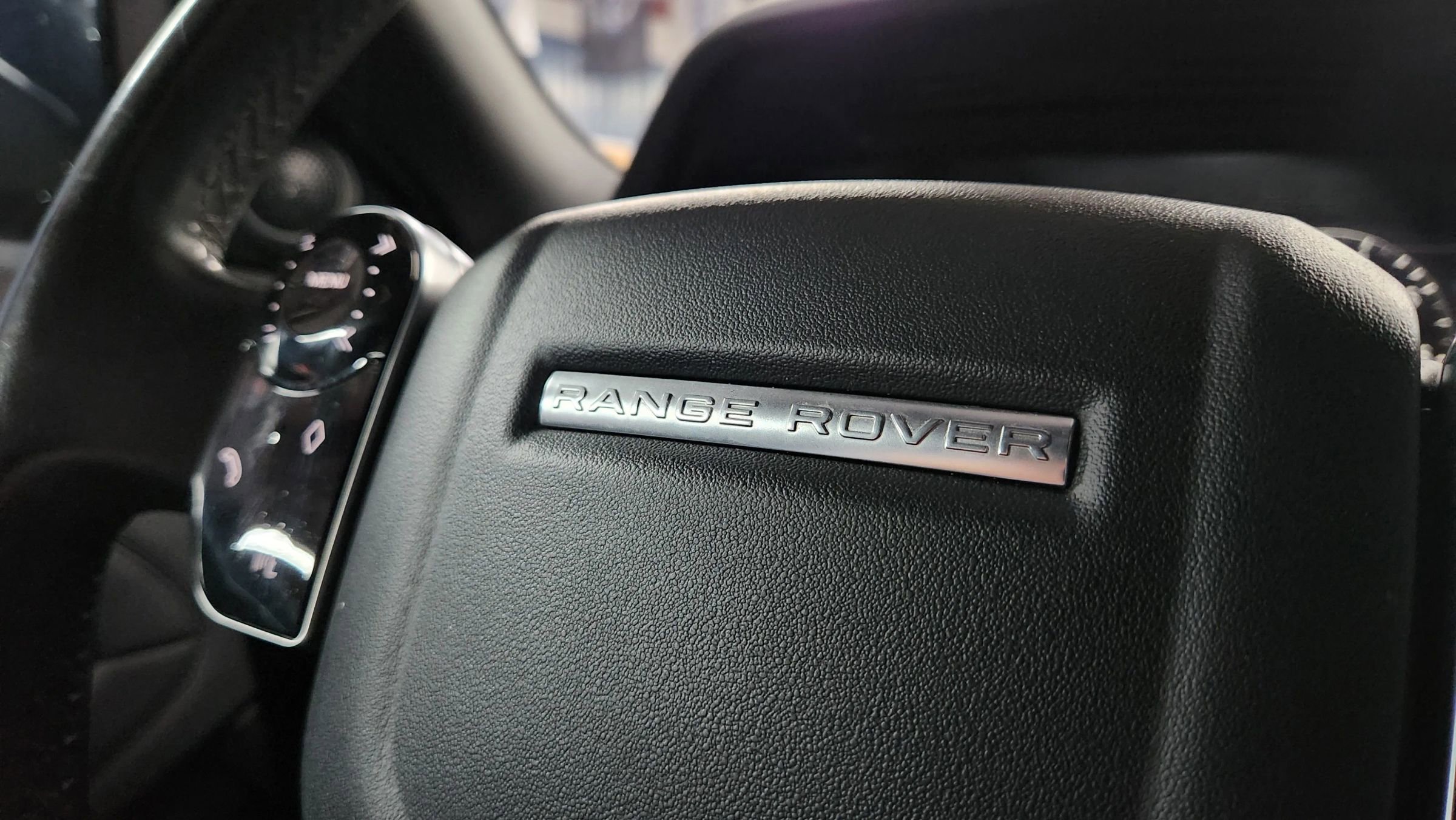 Used 2020 Land Rover Range Rover Evoque SE image 23