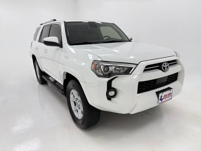 Used 2023 Toyota 4Runner SR5 AWD/4WD image 2