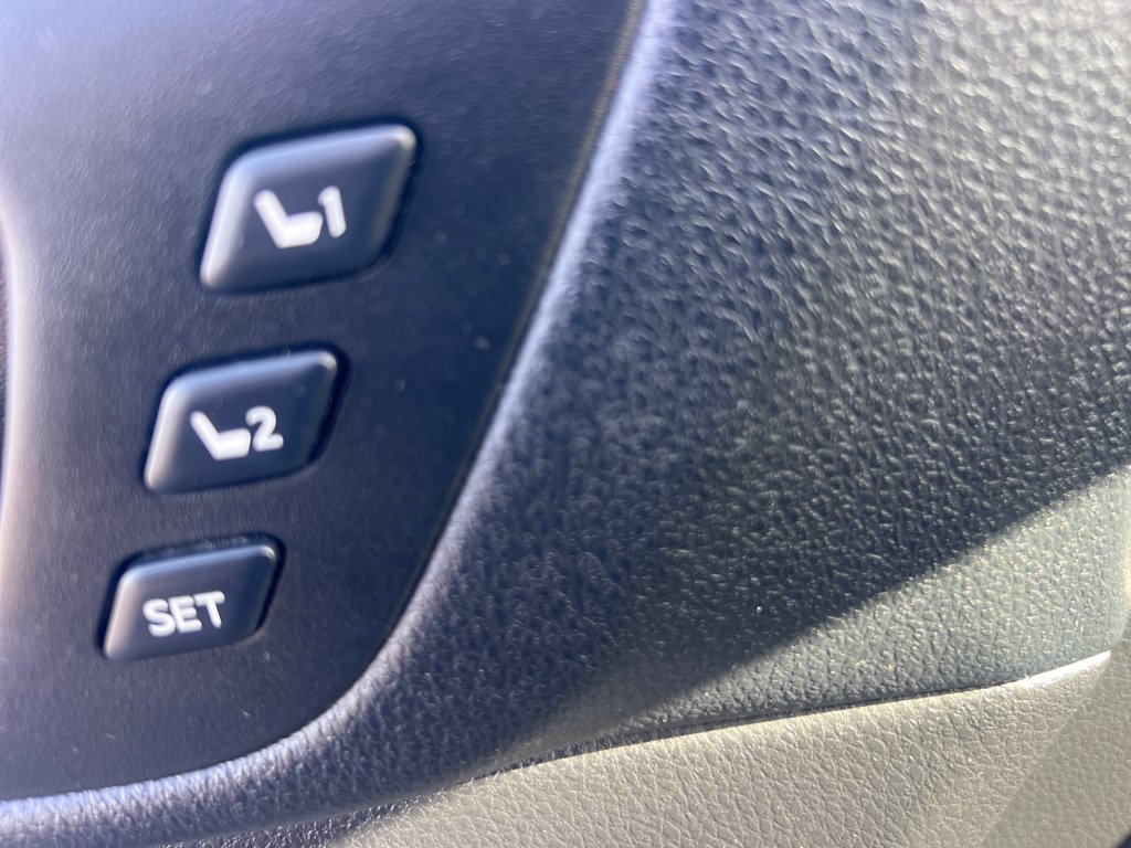 Used 2017 Toyota Highlander Limited AWD/4WD image 31