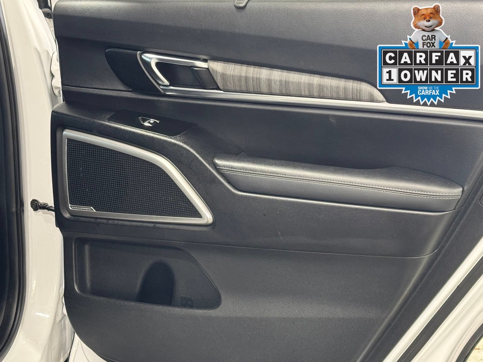Used 2023 Kia Telluride EX w/ EX Captain's Chair Package FWD image 49