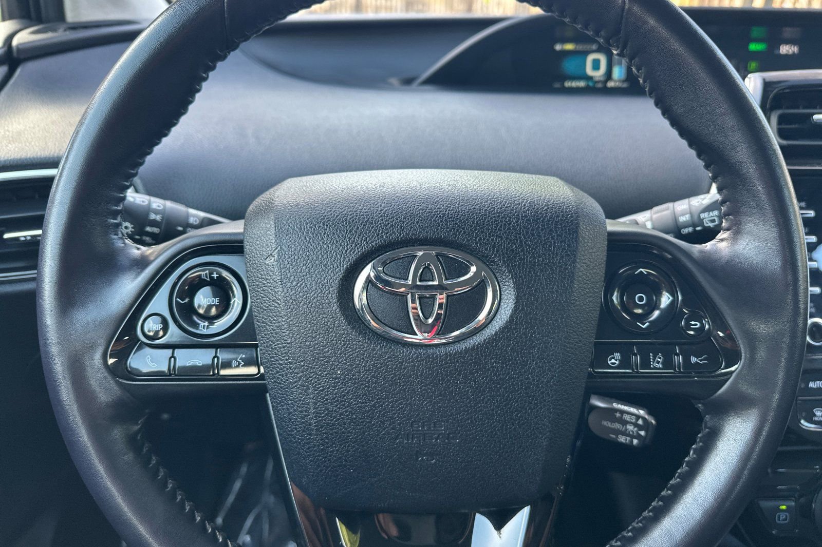 Used 2022 Toyota Prius XLE image 22