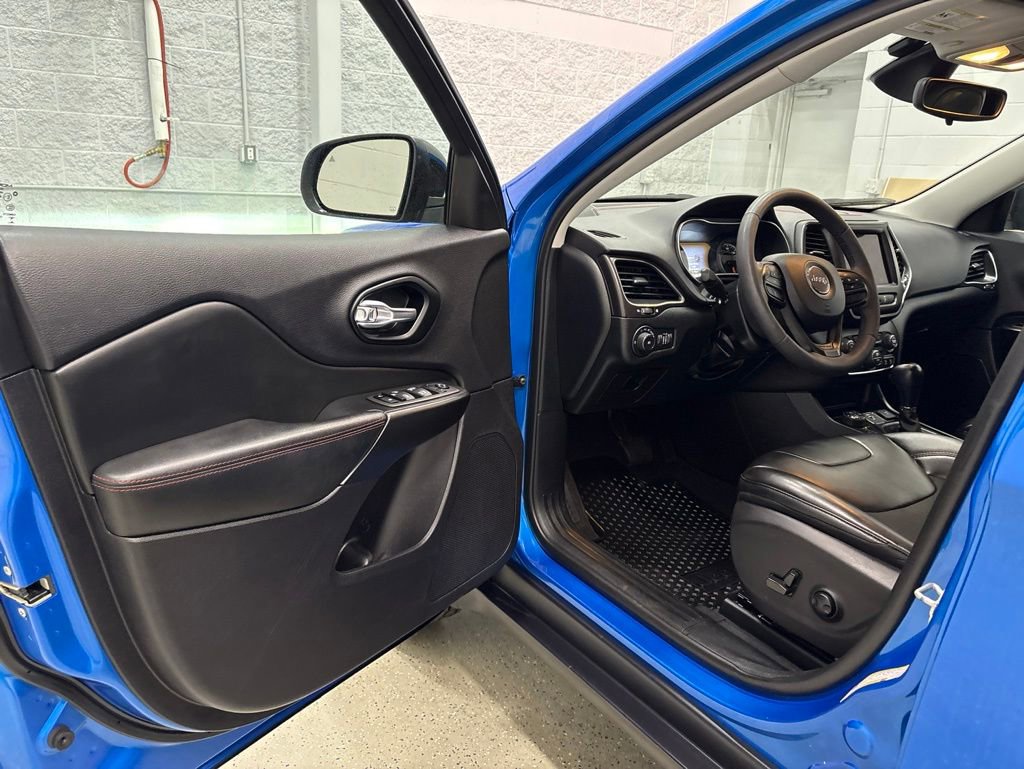 Used 2022 Jeep Cherokee Trailhawk AWD/4WD image 12