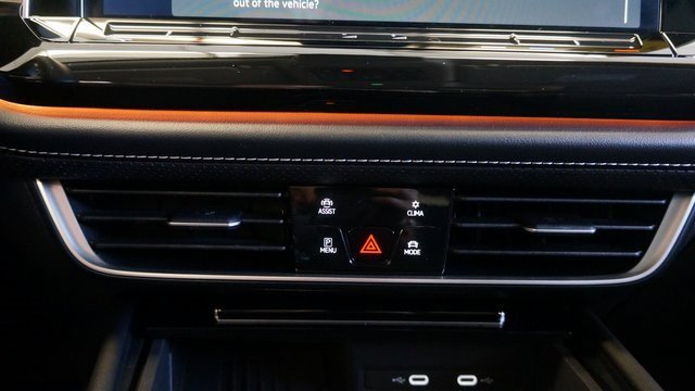 Certified 2025 Volkswagen Atlas SEL image 18