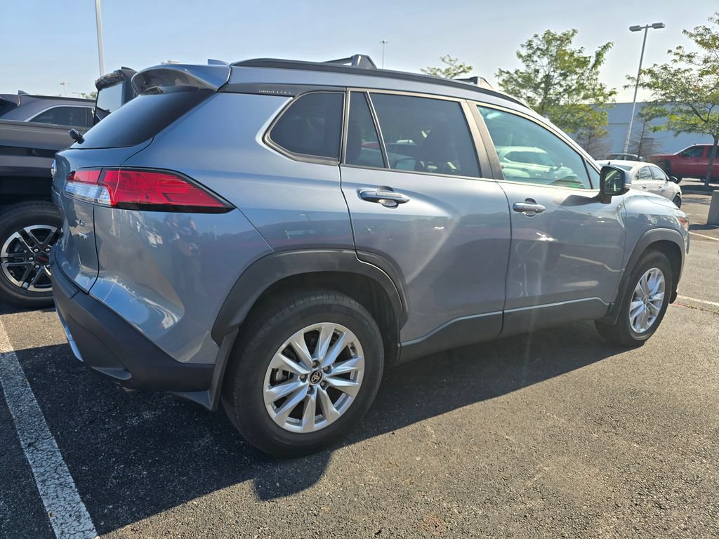 Used 2024 Toyota Corolla Cross LE AWD/4WD image 9