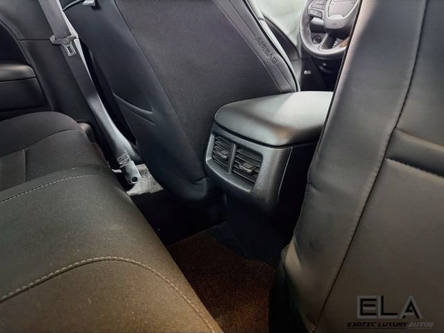 Used 2016 Dodge Challenger R/T RWD image 28