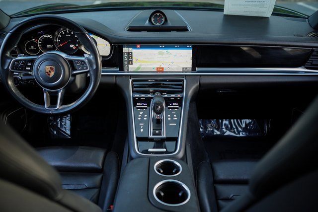 Used 2018 Porsche Panamera 4 image 20