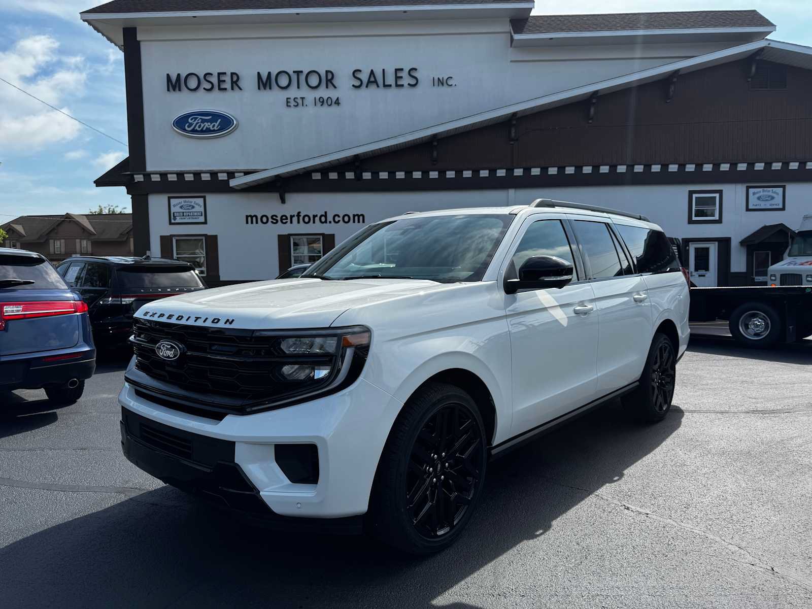 New 2027 Ford Expedition Max Platinum w/ Stealth Performance Package AWD/4WD image 1