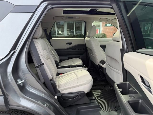 Used 2022 Nissan Pathfinder SV w/ SV Premium Package AWD/4WD image 31