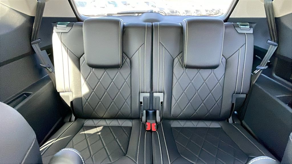 New 2025 Volkswagen Atlas SEL Premium R-Line image 17