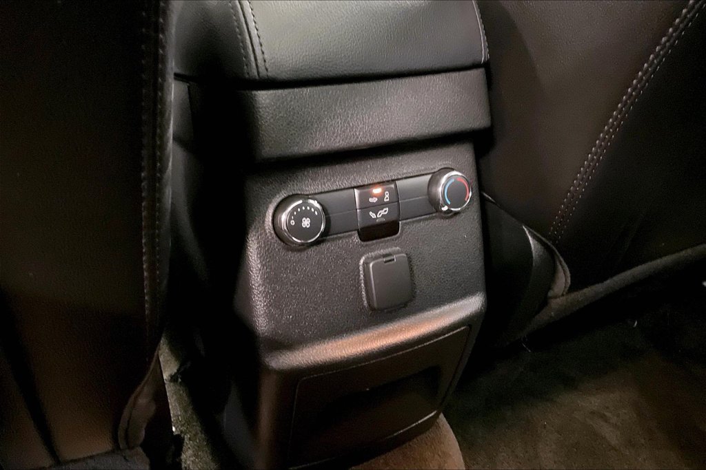 Used 2018 Ford Explorer XLT w/ Equipment Group 202A AWD/4WD image 11