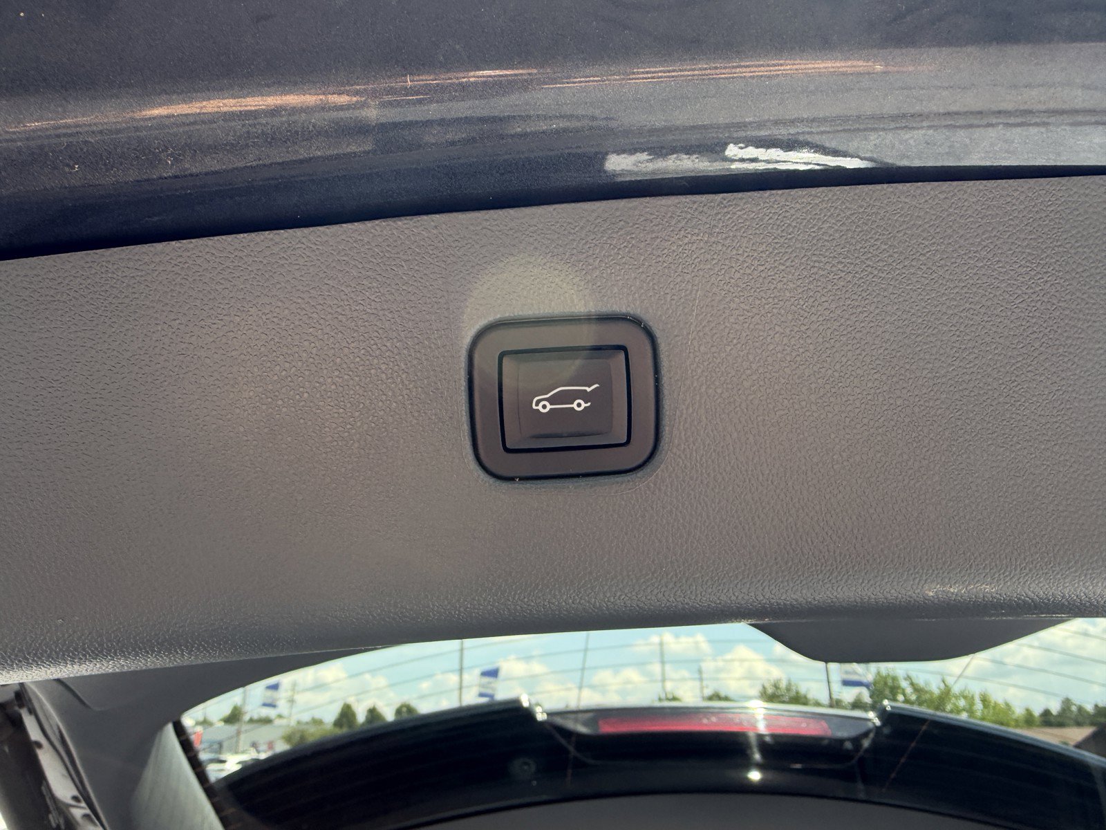 Used 2022 Chevrolet Blazer LT FWD image 9