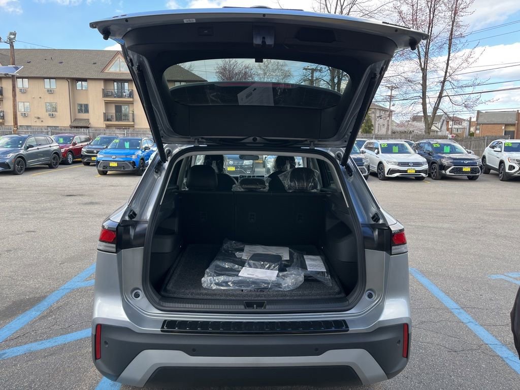 New 2026 Volkswagen Tiguan SE AWD/4WD image 9