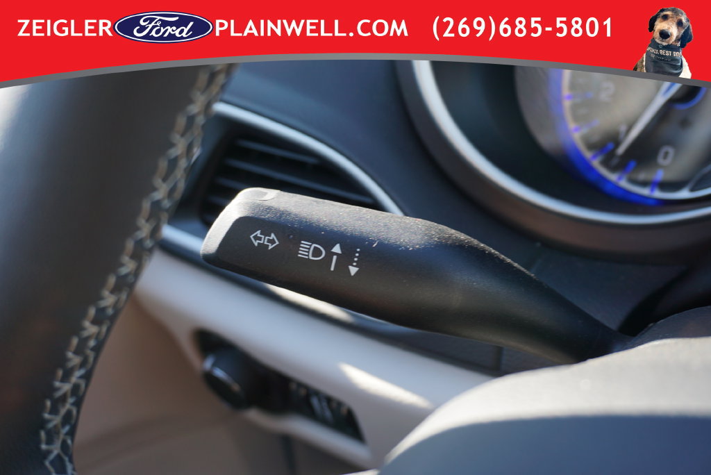 Used 2023 Chrysler Voyager LX FWD image 27