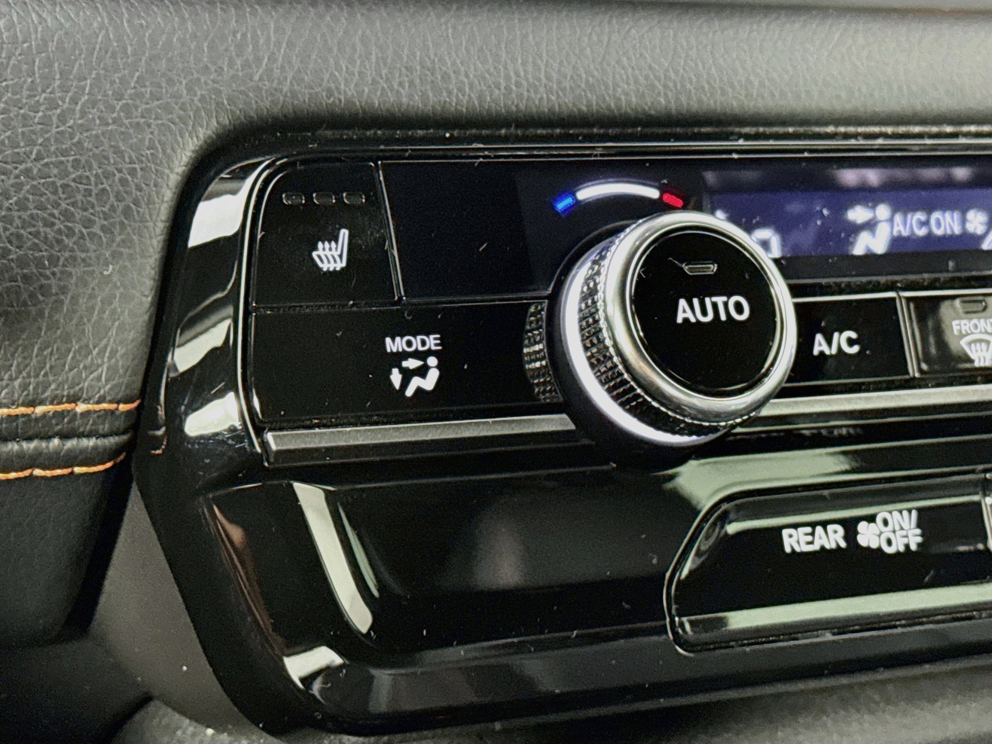 Certified 2025 Honda Pilot TrailSport image 19