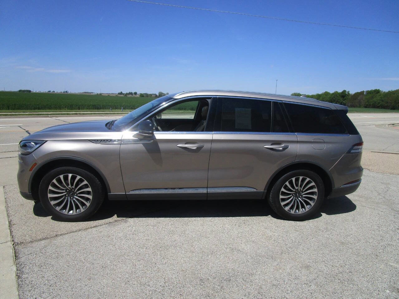 Used 2020 Lincoln Aviator Reserve w/ Equipment Group 201A AWD/4WD image 3