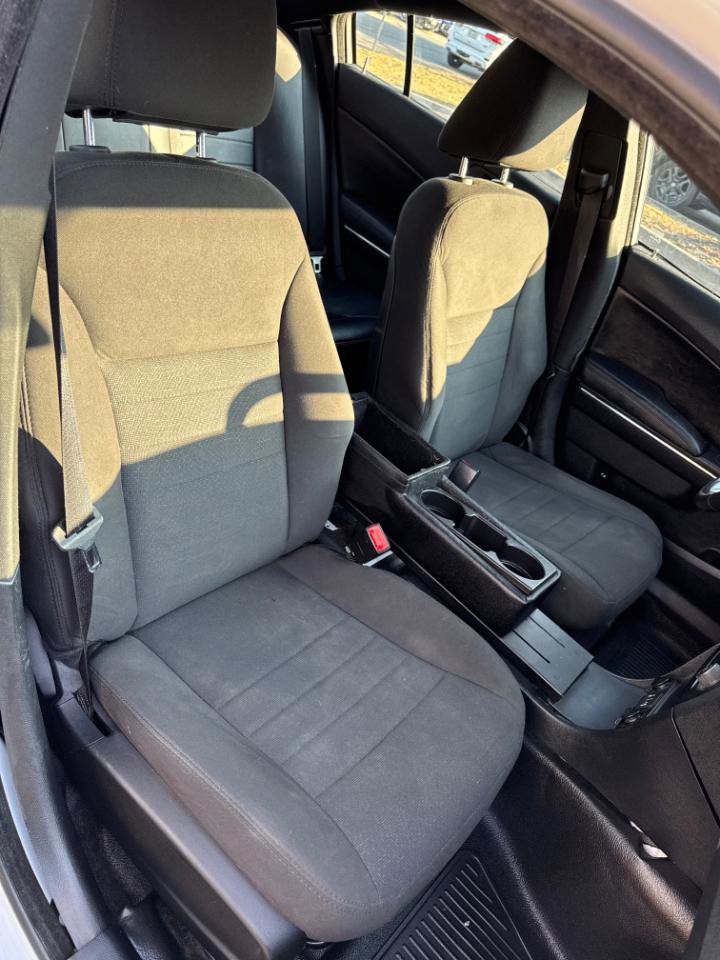 Used 2013 Dodge Charger Police w/ Street Appearance Group image 16