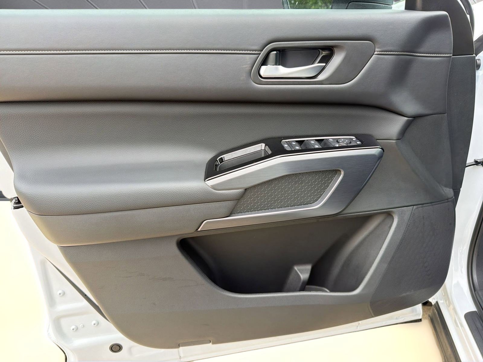 New 2026 Nissan Pathfinder SL image 21