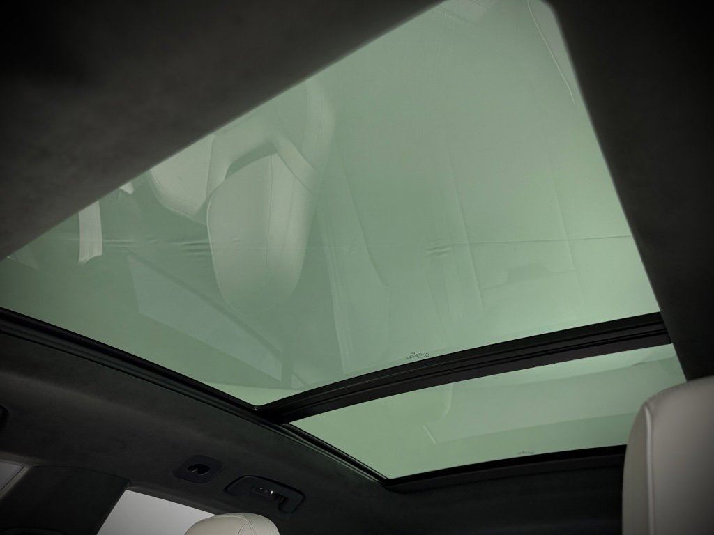 New 2024 Porsche Macan 4 Electric image 6