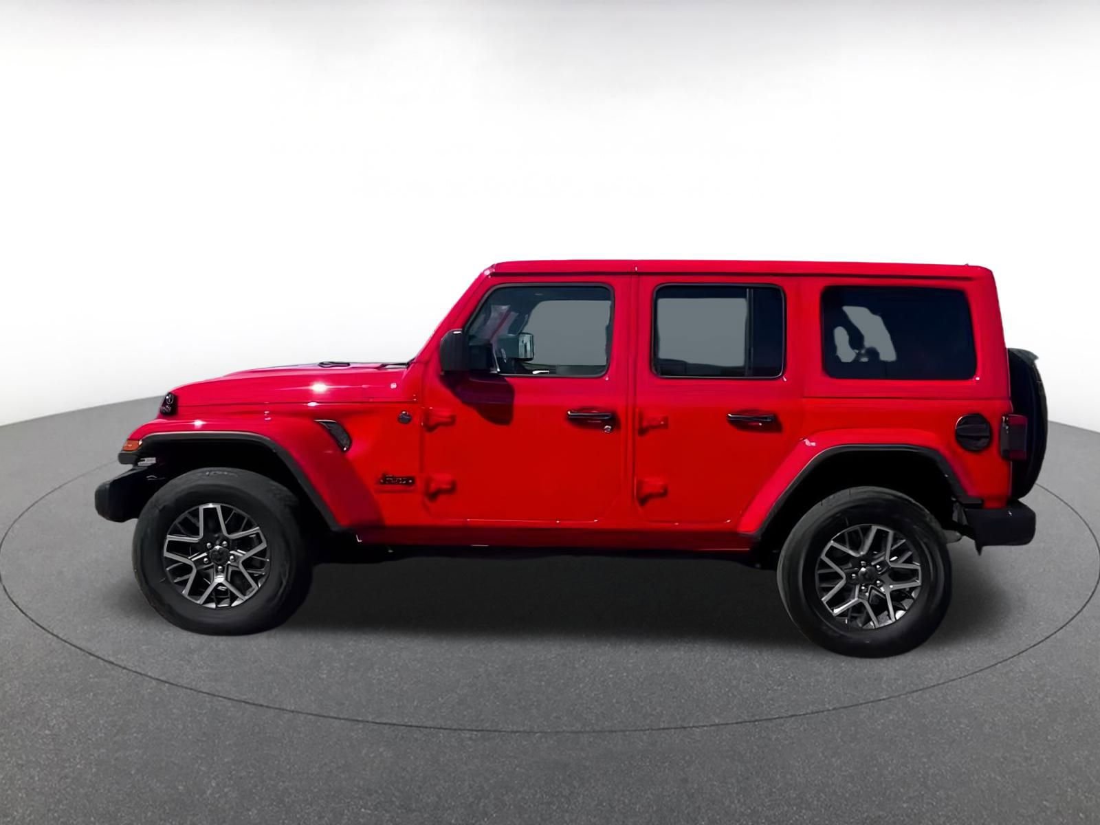 Used 2025 Jeep Wrangler Sahara image 4