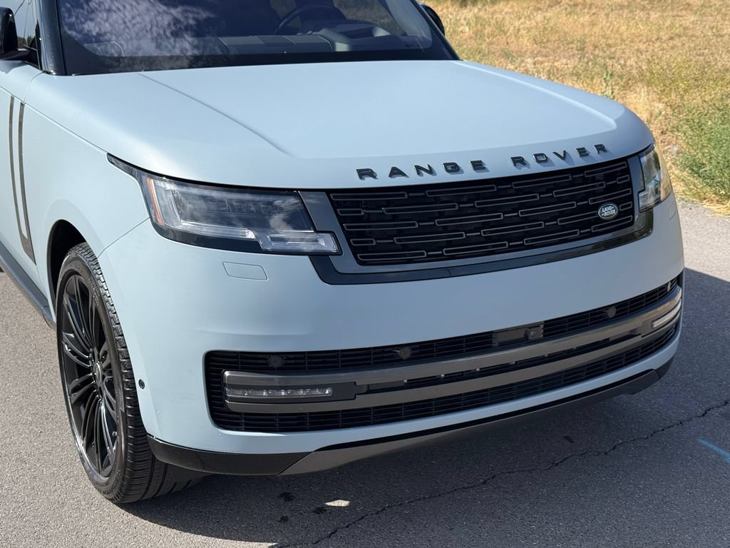 Used 2023 Land Rover Range Rover SE AWD/4WD image 3