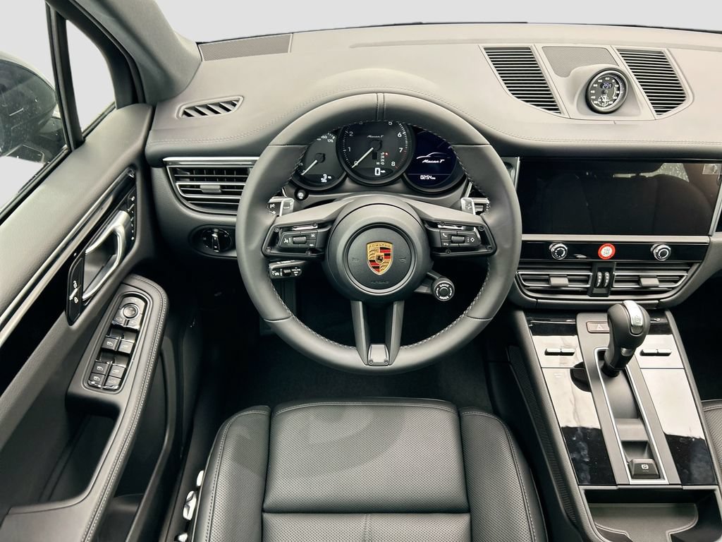 Used 2026 Porsche Macan AWD/4WD image 13