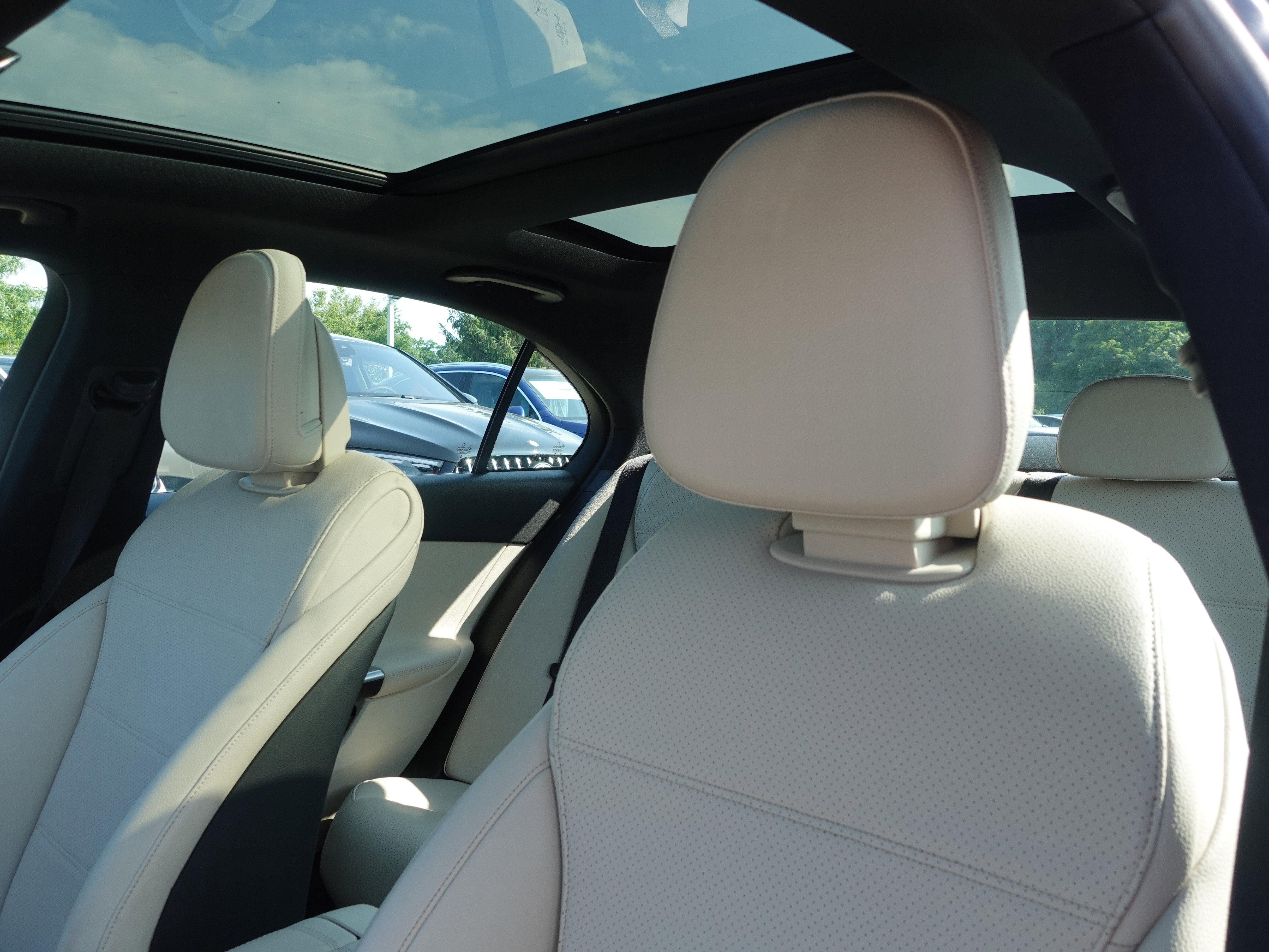 Used 2022 Mercedes-Benz C 300 4MATIC Sedan image 11