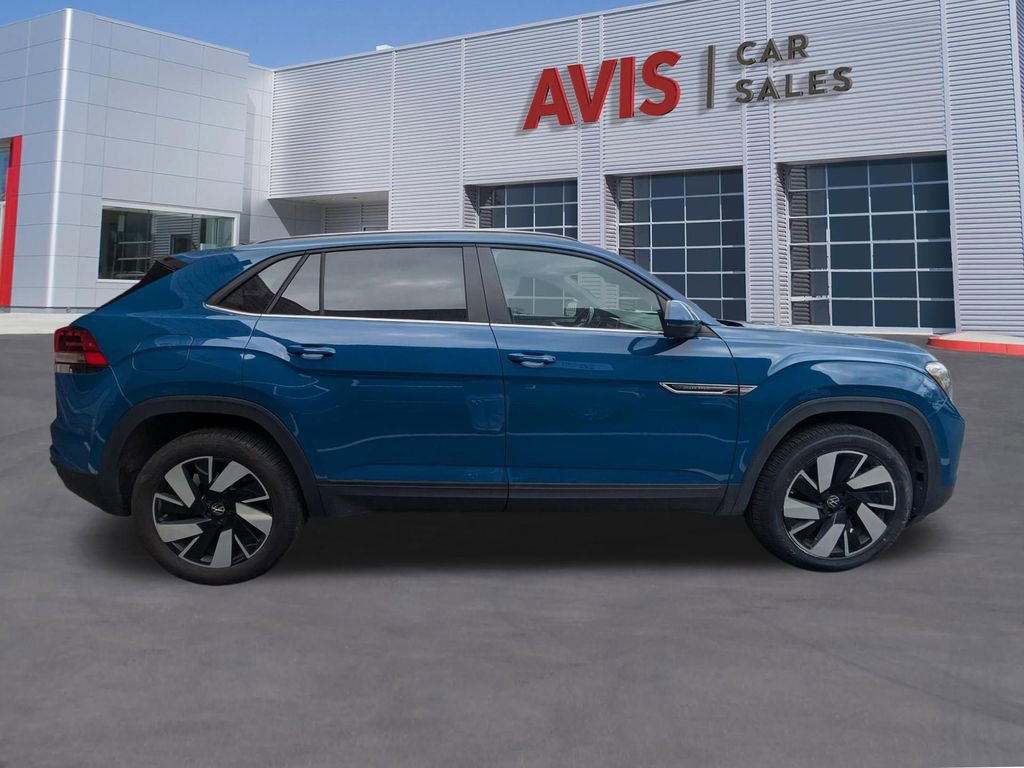 Used 2025 Volkswagen Atlas Cross Sport SE FWD image 5