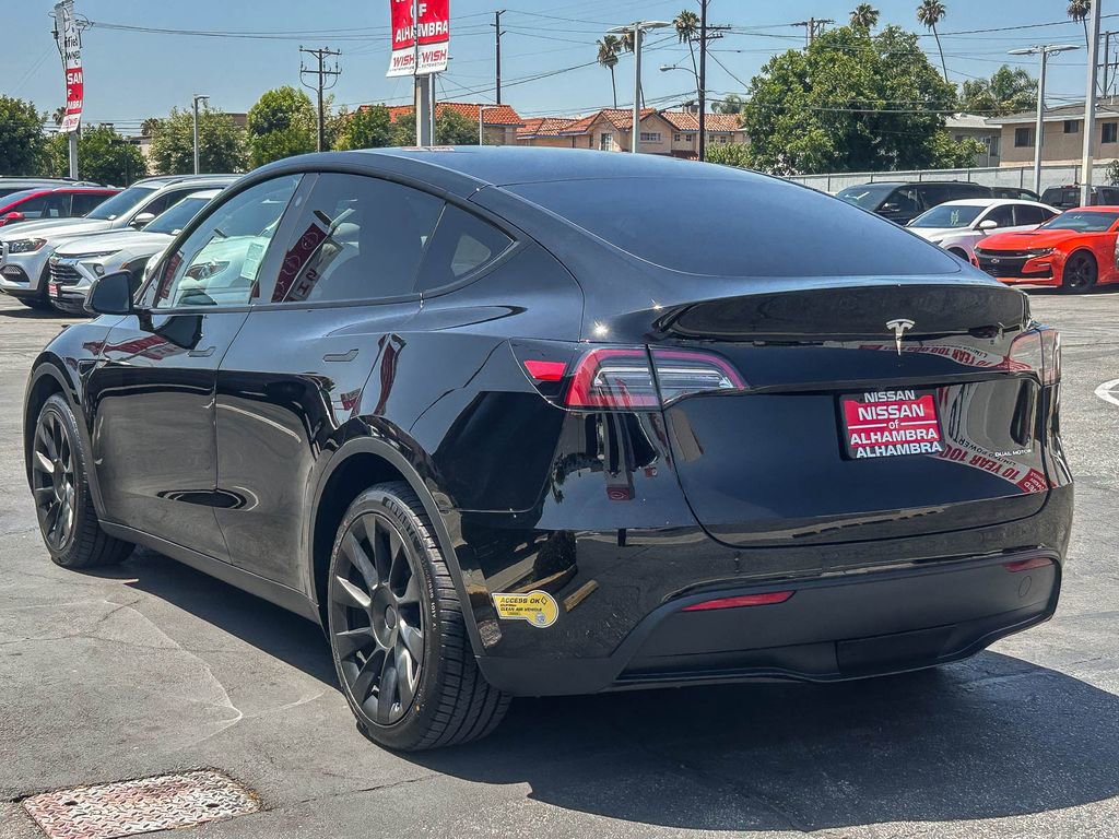 Used 2021 Tesla Model Y Long Range AWD/4WD image 8