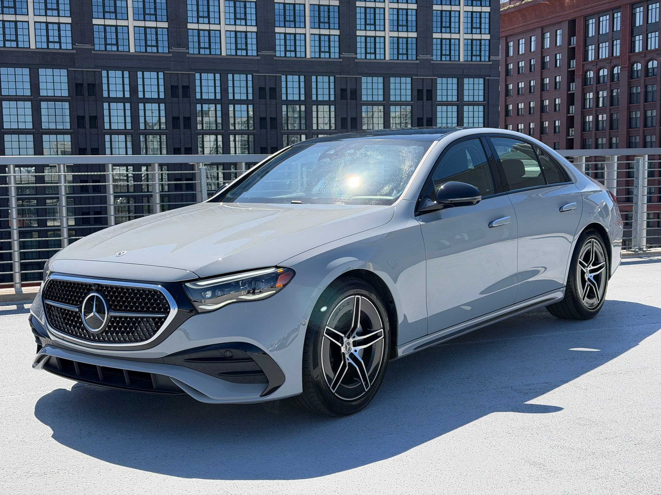 Used 2025 Mercedes-Benz E 350 4MATIC Sedan image 1