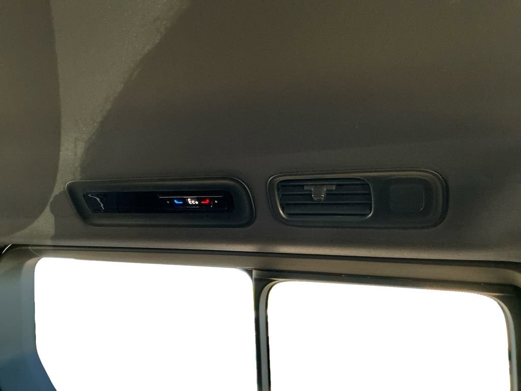 New 2025 Volkswagen ID. Buzz Pro S image 24