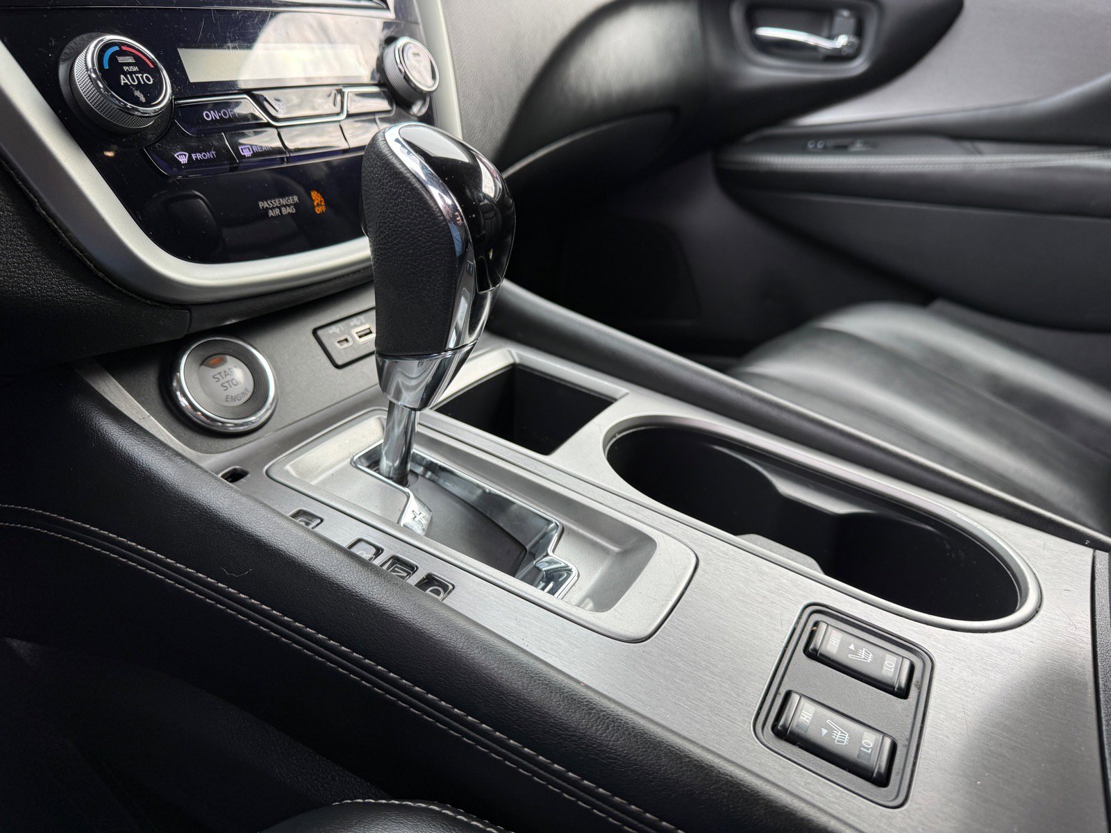 Used 2023 Nissan Murano SV image 31