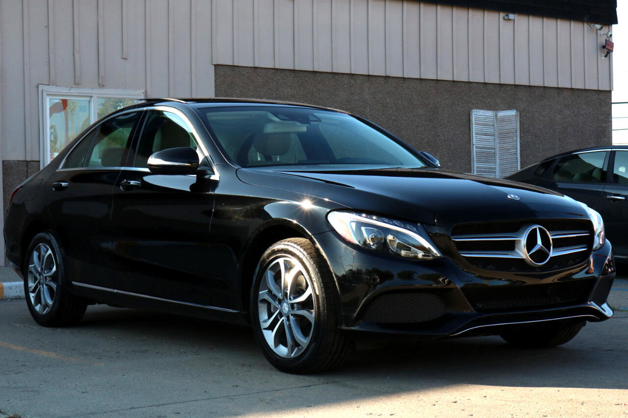 Used 2015 Mercedes-Benz C 300 4MATIC Sedan image 4